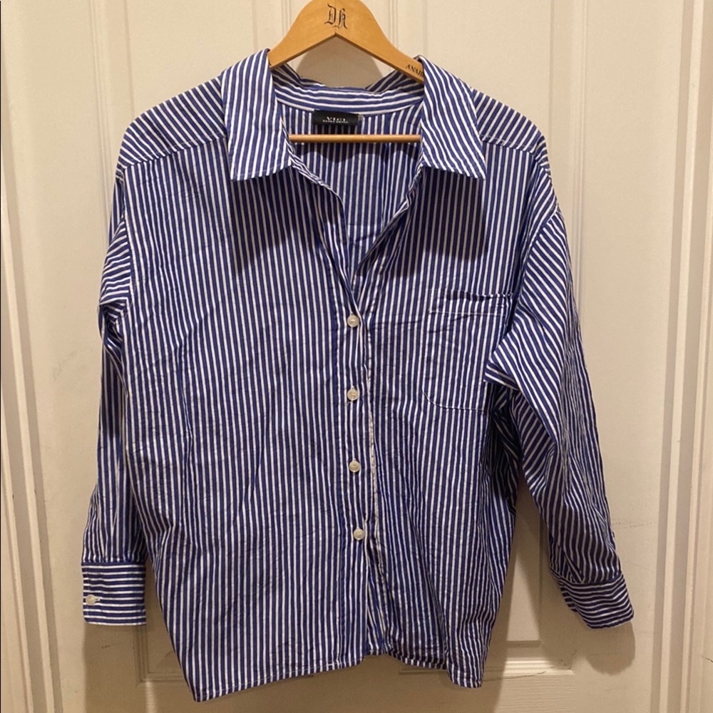 Vici blue and white oversized button down shirt-XS